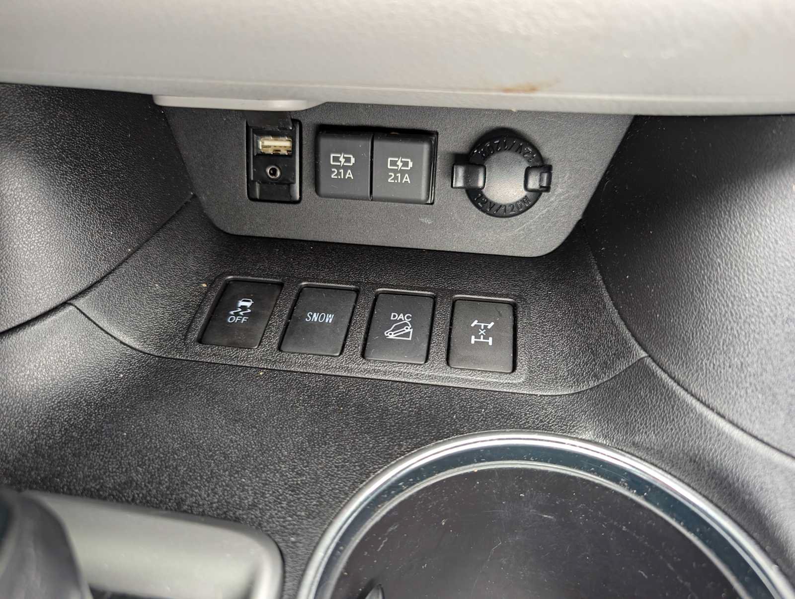 Used 2019 Toyota Highlander XLE AWD/4WD image 29