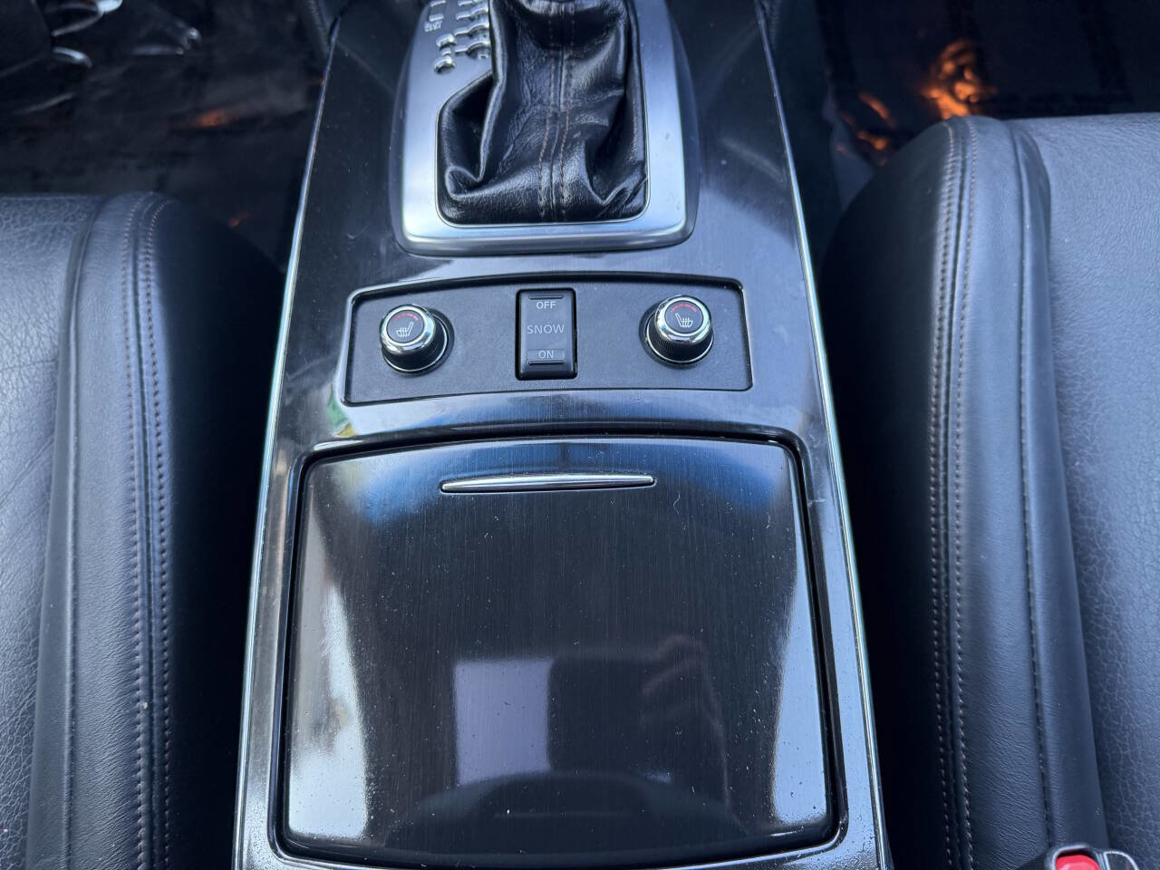 Used 2014 INFINITI QX70 AWD w/ Premium Package image 21