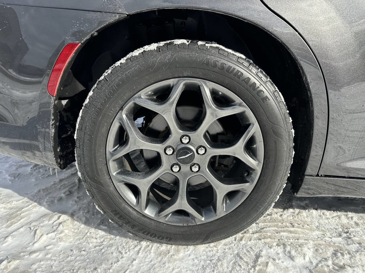Used 2018 Chrysler 300 S w/ 300S Premium Group image 11