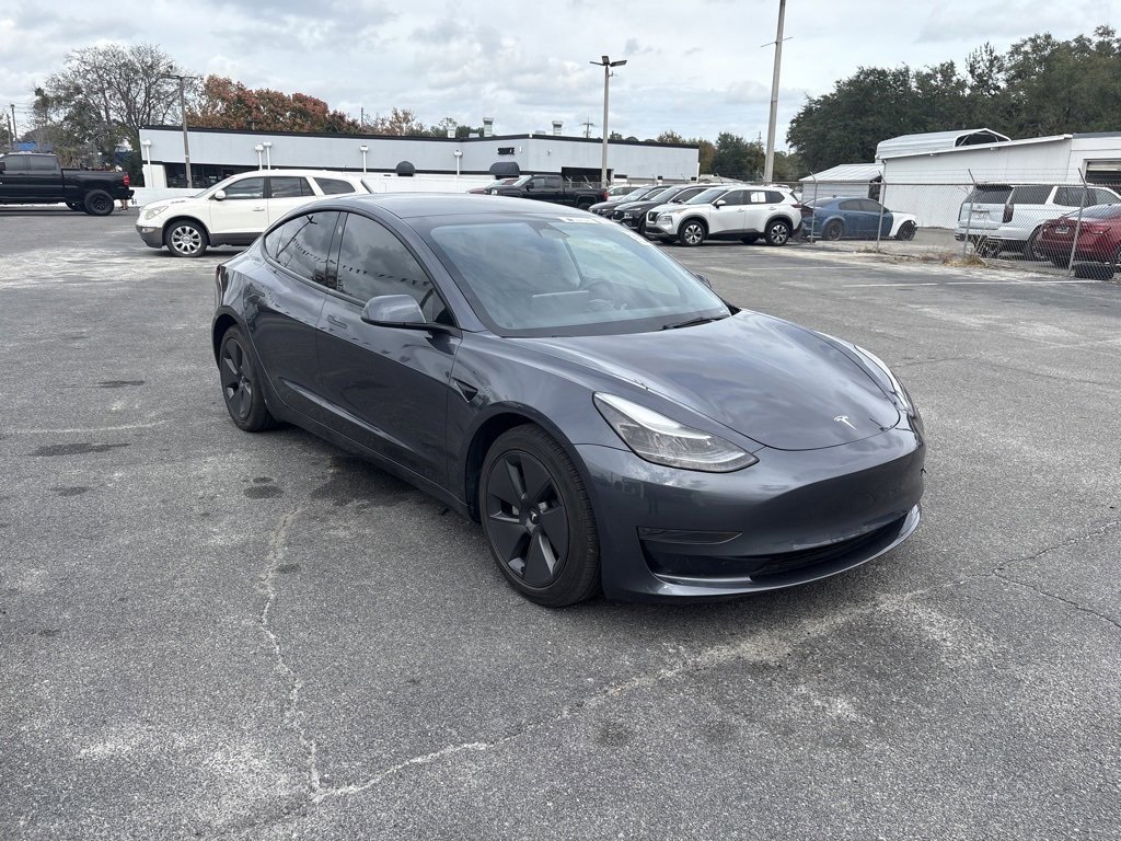 Used 2023 Tesla Model 3 Standard Range image 2