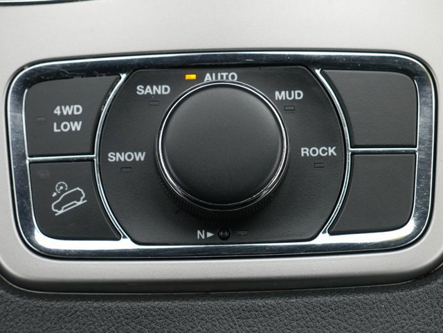 Used 2018 Jeep Grand Cherokee Limited image 24