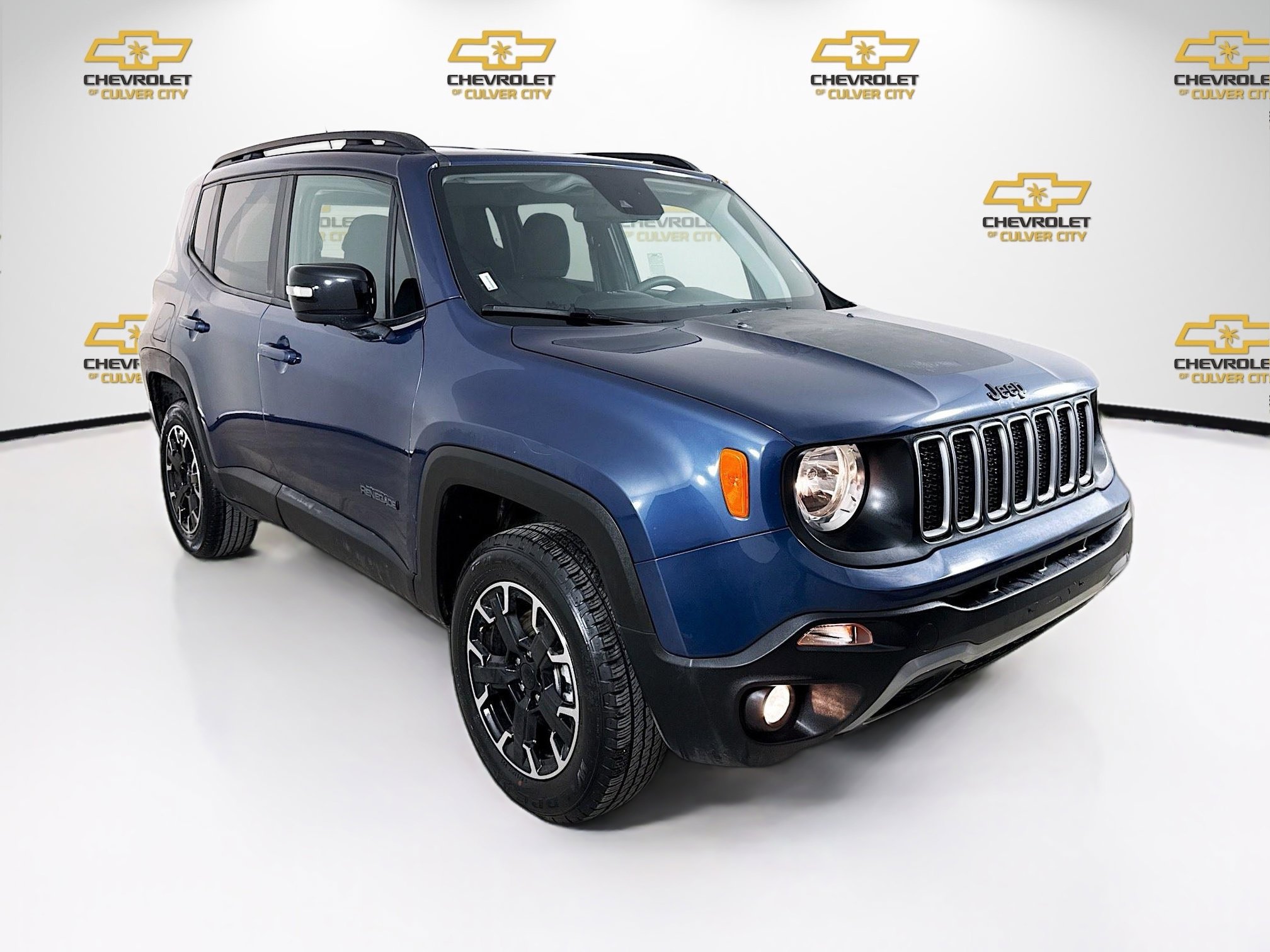 Used 2023 Jeep Renegade Latitude image 1