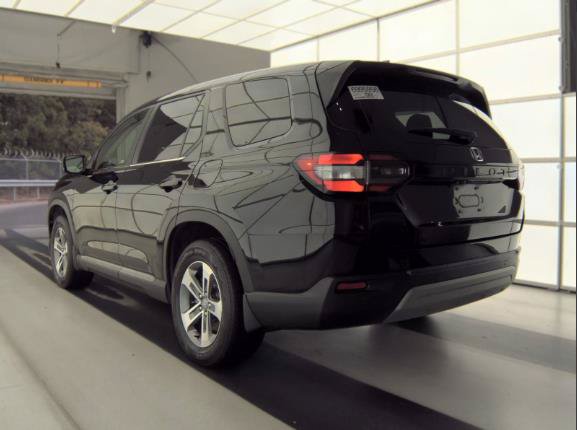 Used 2023 Honda Pilot EX-L image 3