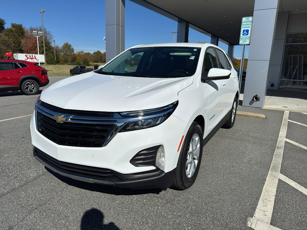 Used 2022 Chevrolet Equinox LT w/ Driver Convenience Package image 1