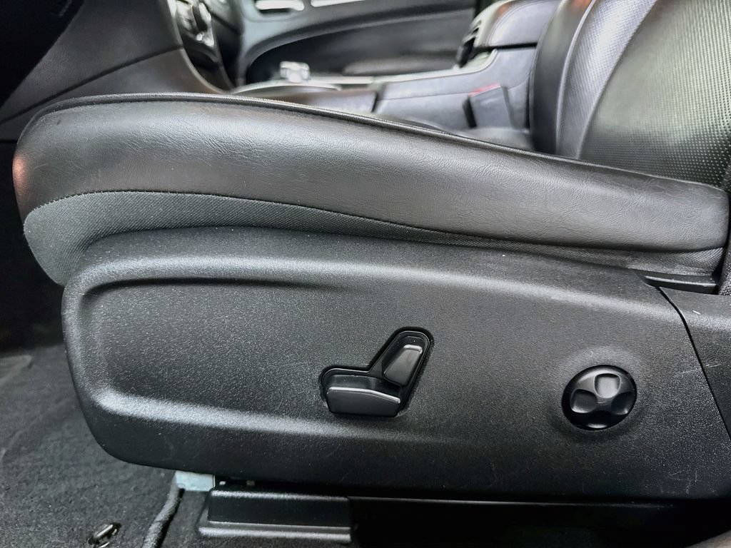 Used 2019 Chrysler 300 Limited RWD image 19