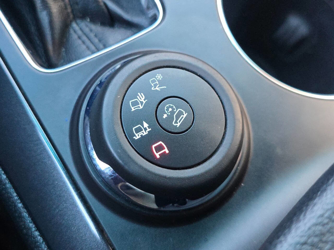 Used 2016 Ford Explorer XLT w/ Equipment Group 202A image 32