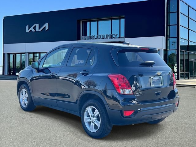 Used 2022 Chevrolet Trax LS w/ Tint and Cruise Package image 9