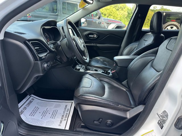 Used 2023 Jeep Cherokee Altitude Lux AWD/4WD image 11
