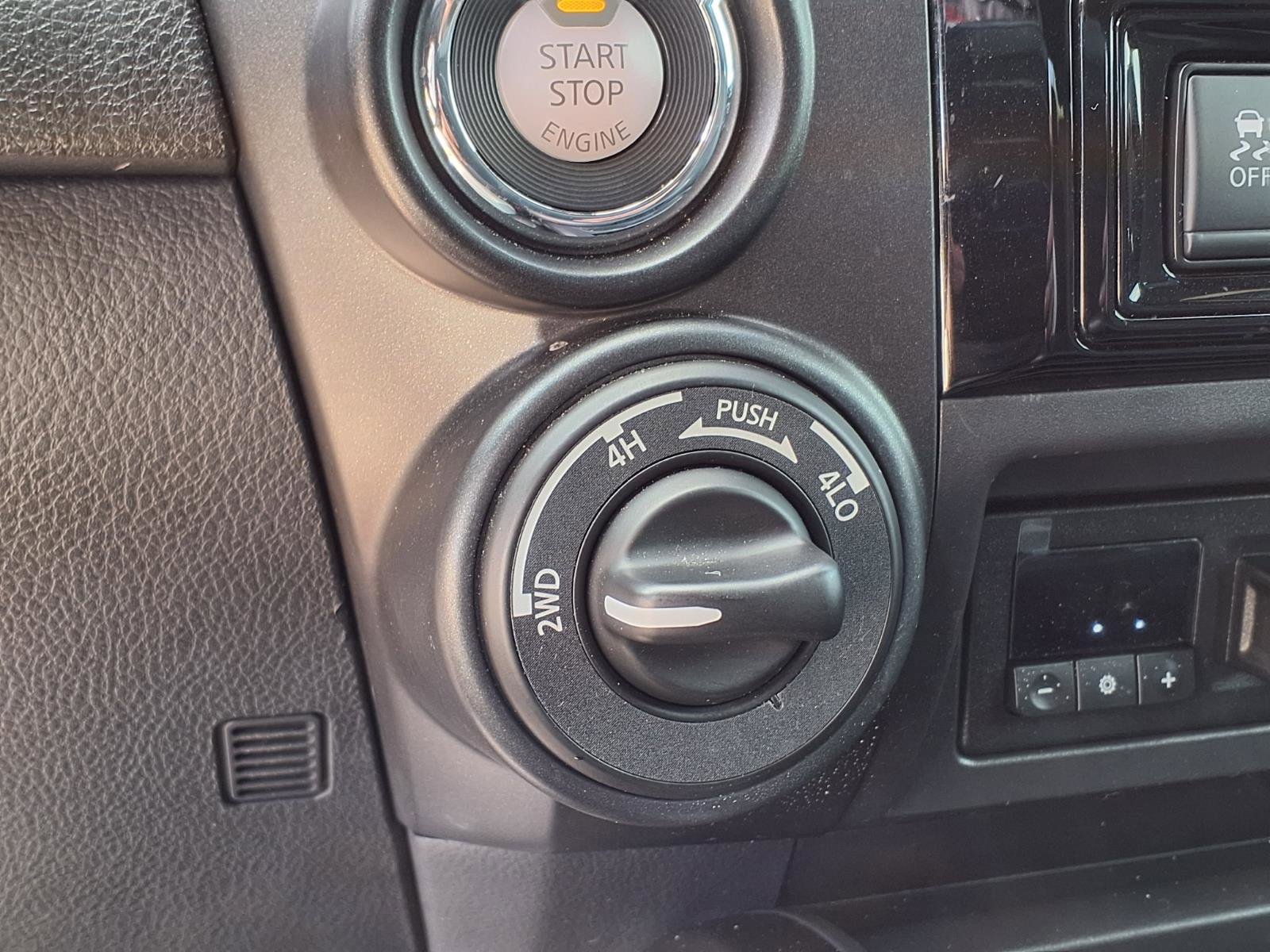 Used 2023 Nissan Titan PRO-4X AWD/4WD image 25