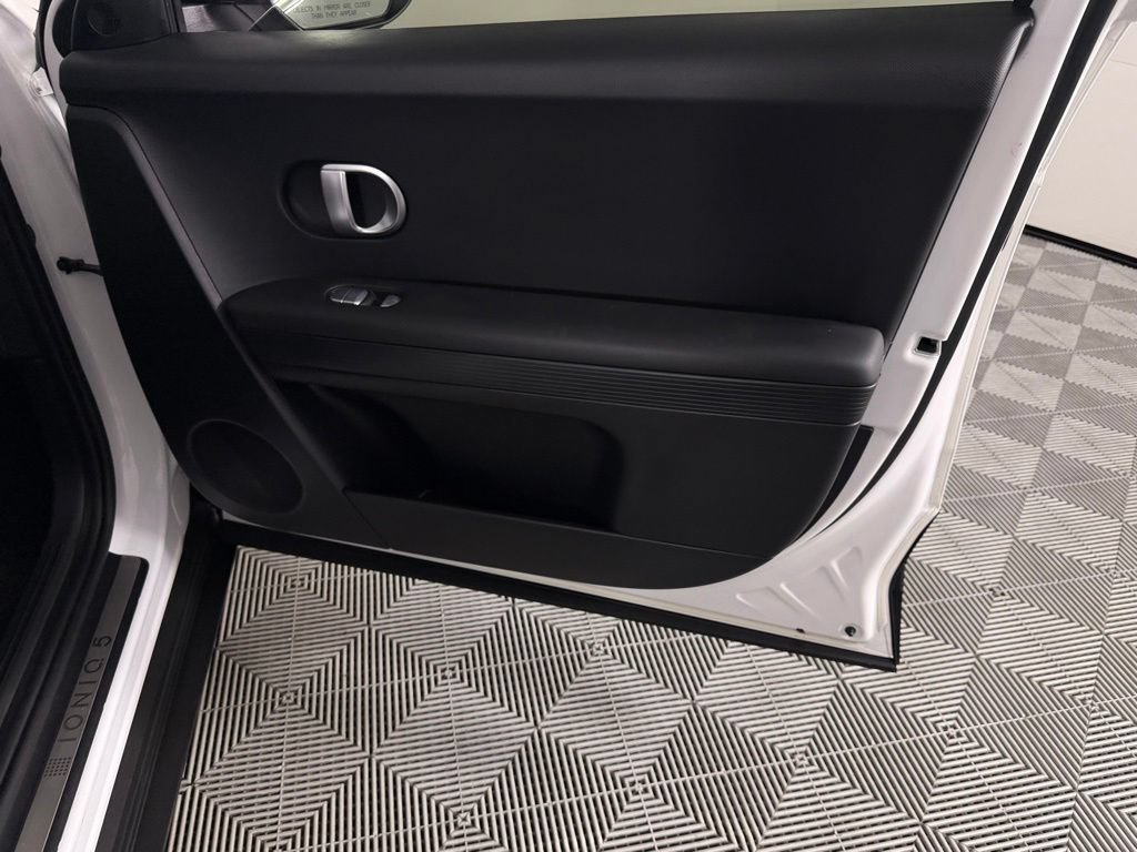 Used 2024 Hyundai Ioniq 5 SEL RWD image 32
