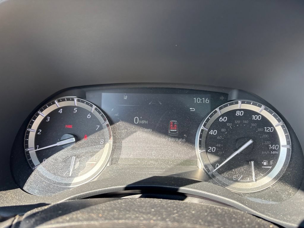 Used 2022 Toyota Highlander XLE AWD/4WD image 21