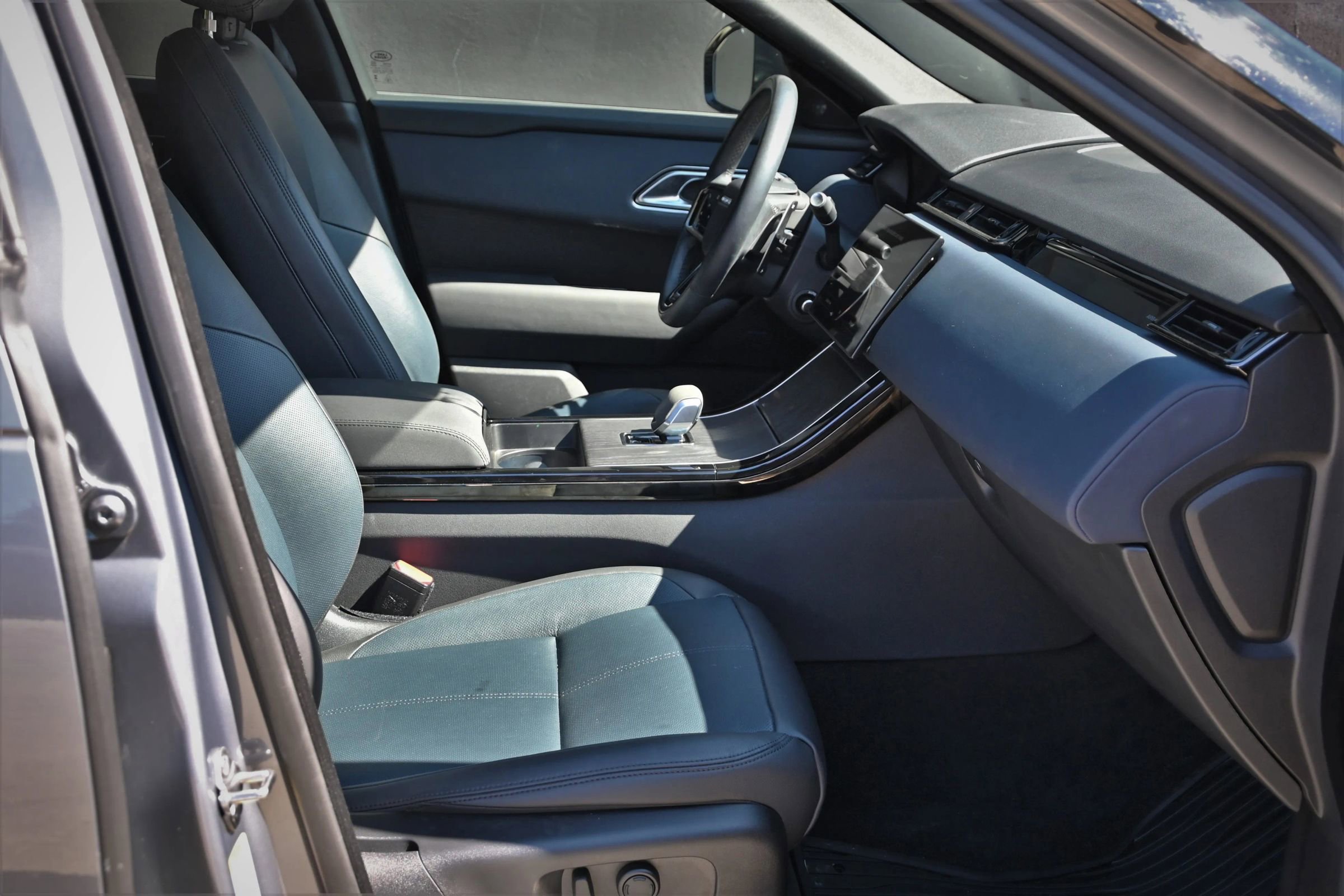 Used 2024 Land Rover Range Rover Velar Dynamic SE image 28