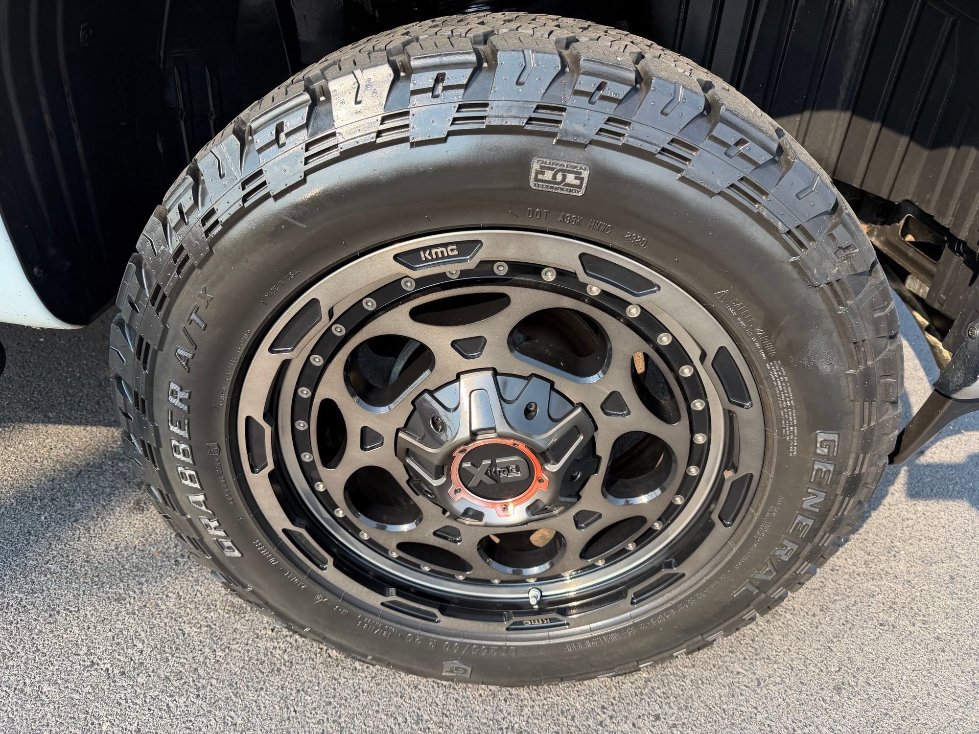Used 2017 Nissan Titan SV AWD/4WD image 8