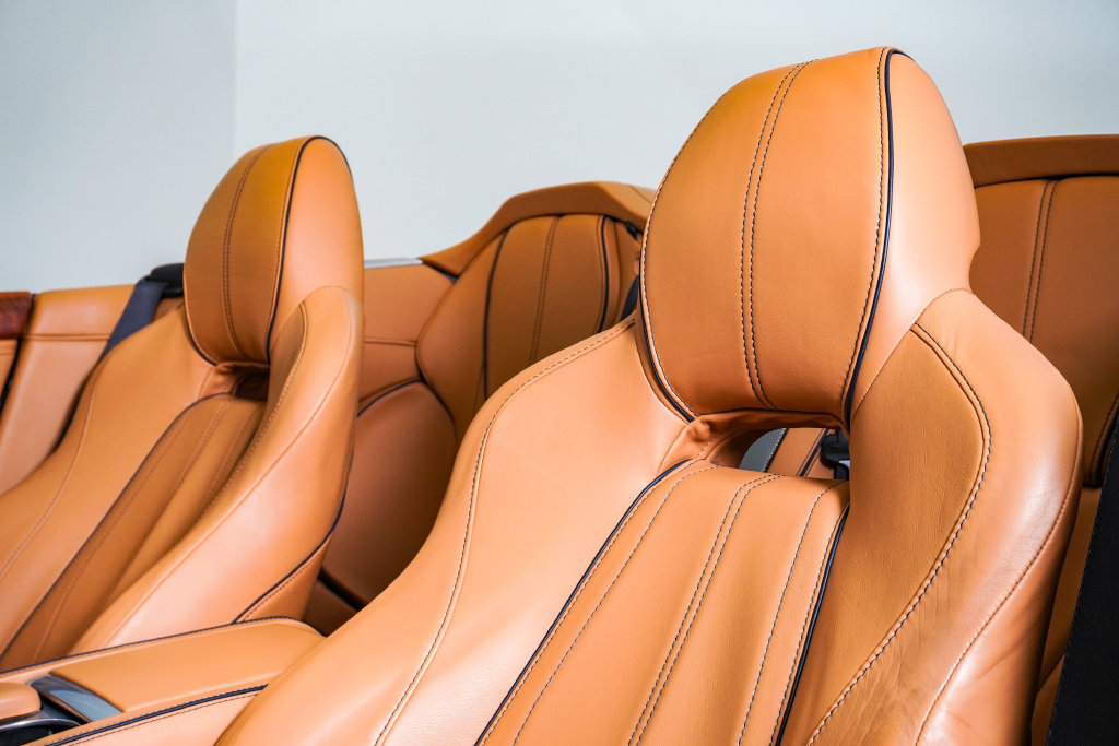 Used 2014 Aston Martin DB9 Volante RWD image 24