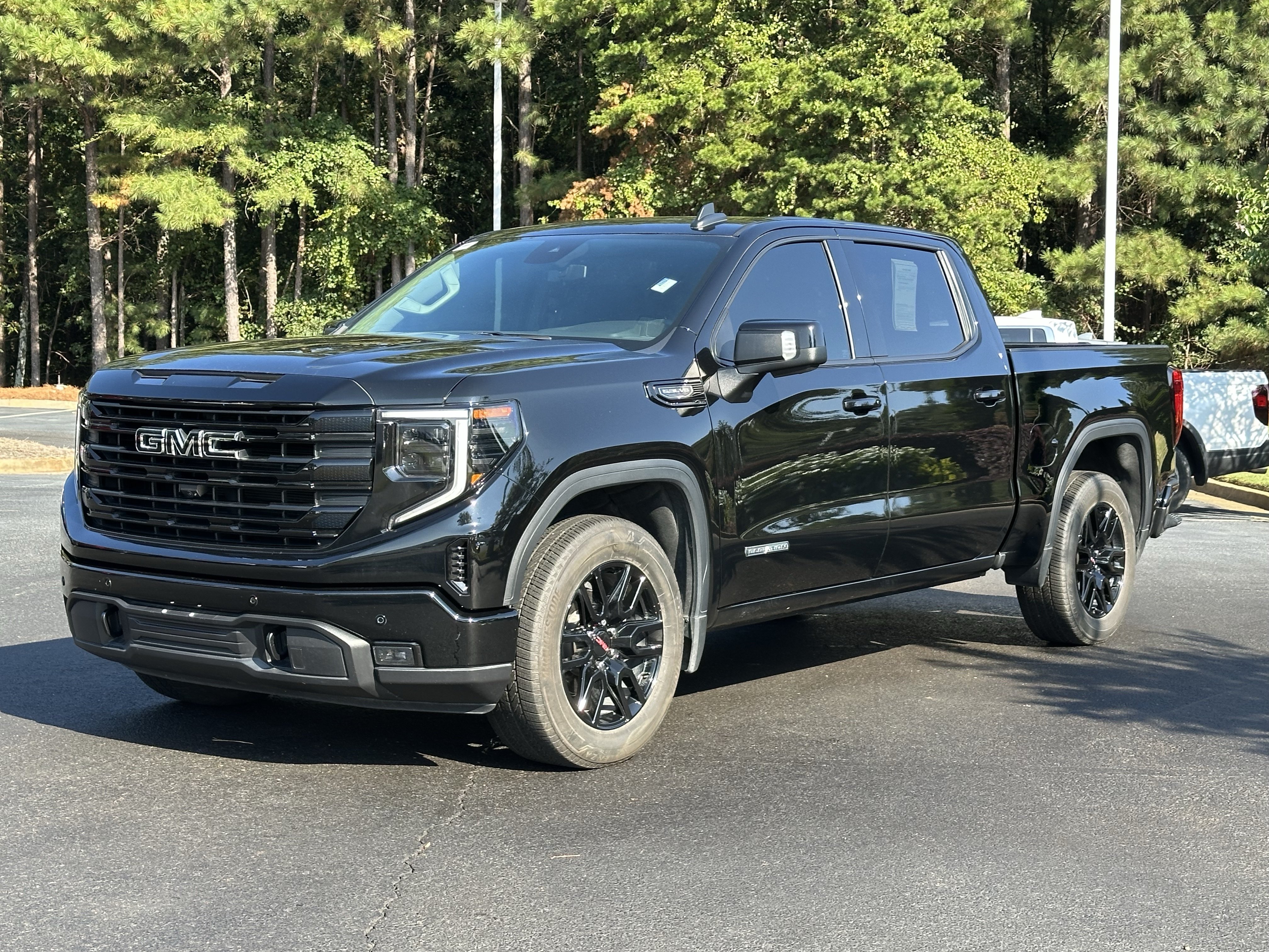 Used 2024 GMC Sierra 1500 Elevation w/ Preferred Package RWD image 5