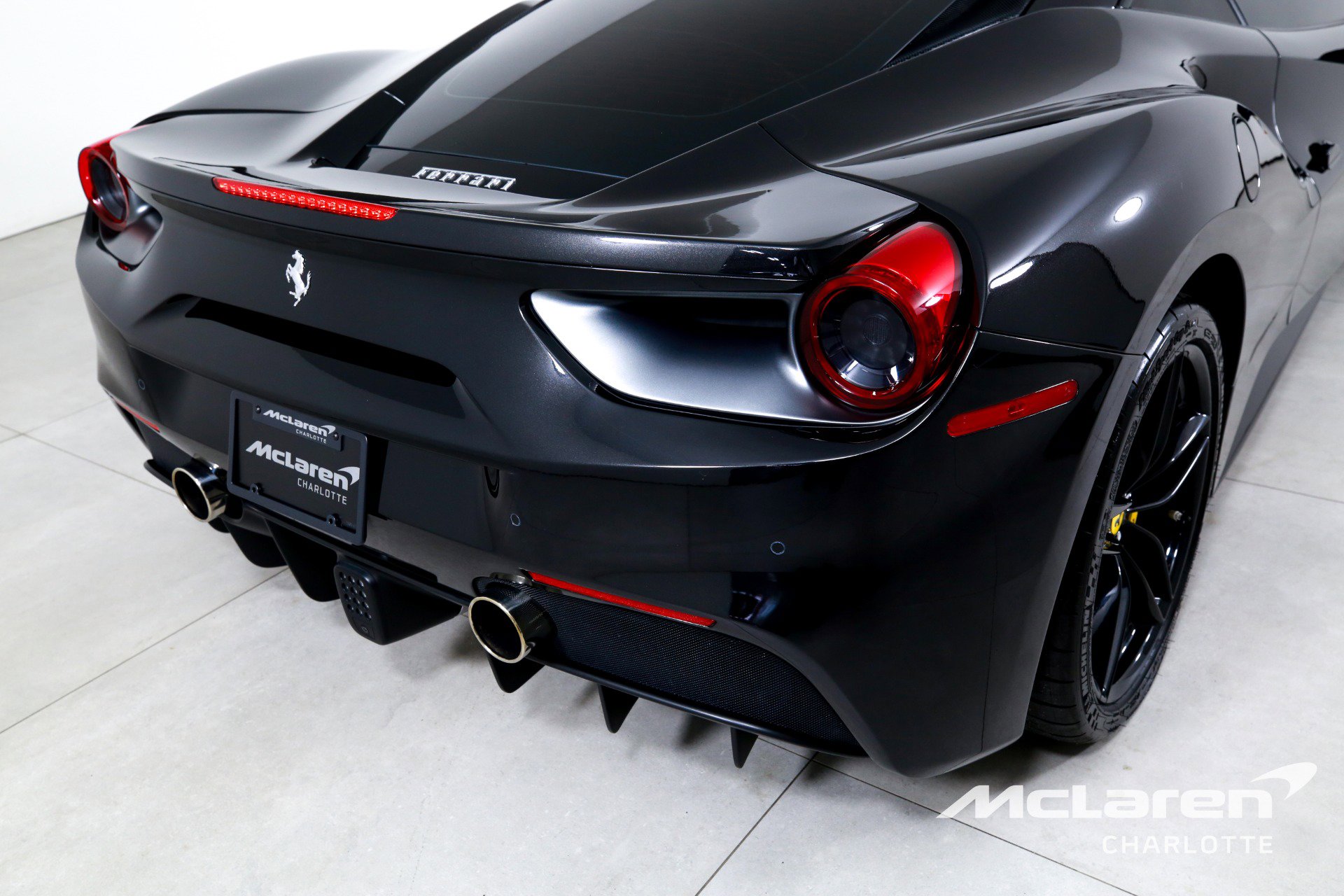 Used 2018 Ferrari 488 GTB RWD image 31