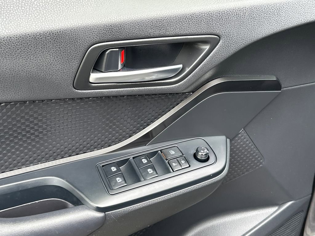 Used 2019 Toyota C-HR LE FWD image 17