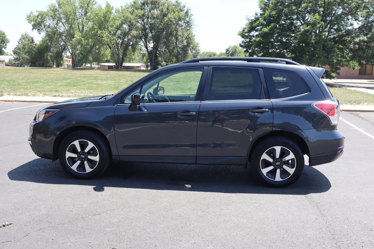 Used 2017 Subaru Forester 2.5i Limited AWD/4WD image 9