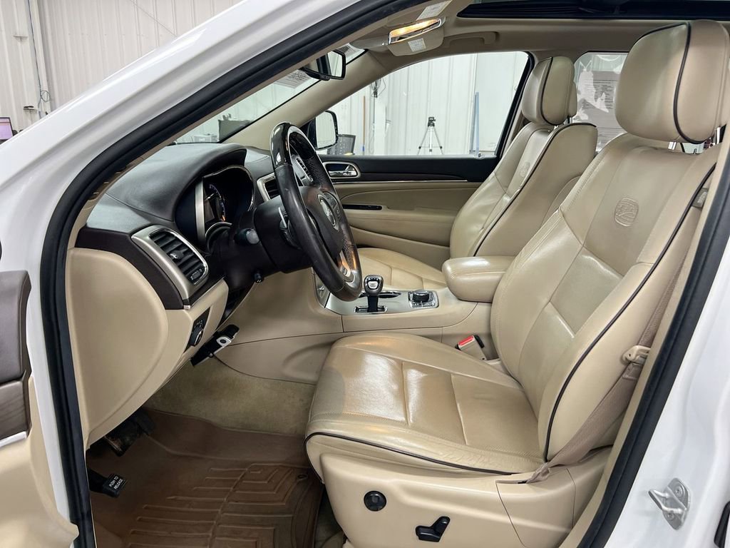 Used 2014 Jeep Grand Cherokee Overland w/ Advanced Technology Group image 21
