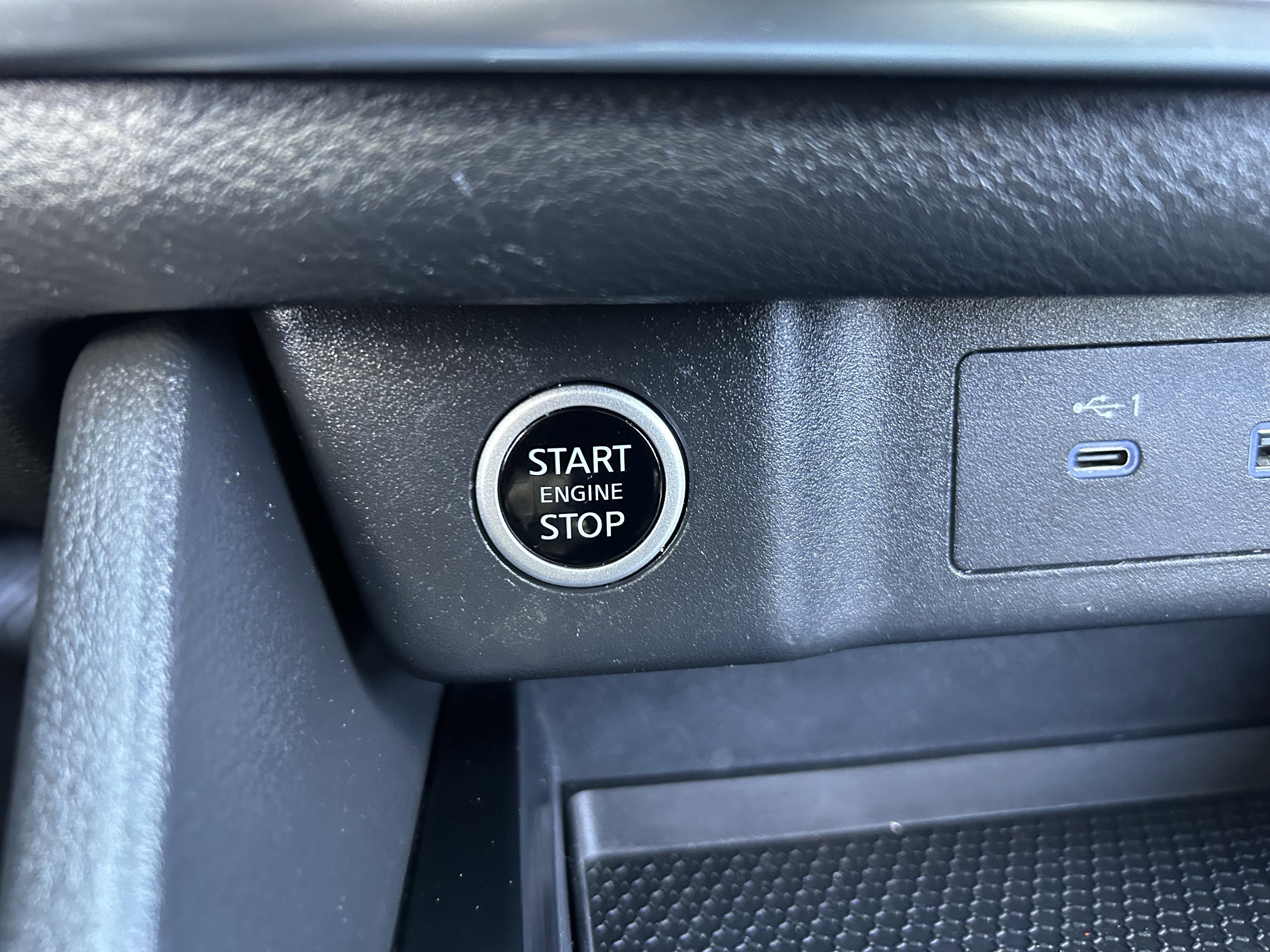 Used 2023 Nissan Rogue SV w/ SV Premium Package AWD/4WD image 16