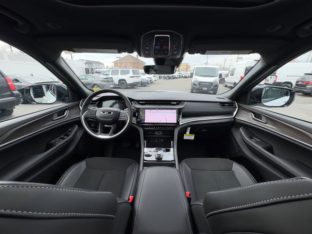 New 2026 Jeep Grand Cherokee Altitude image 10