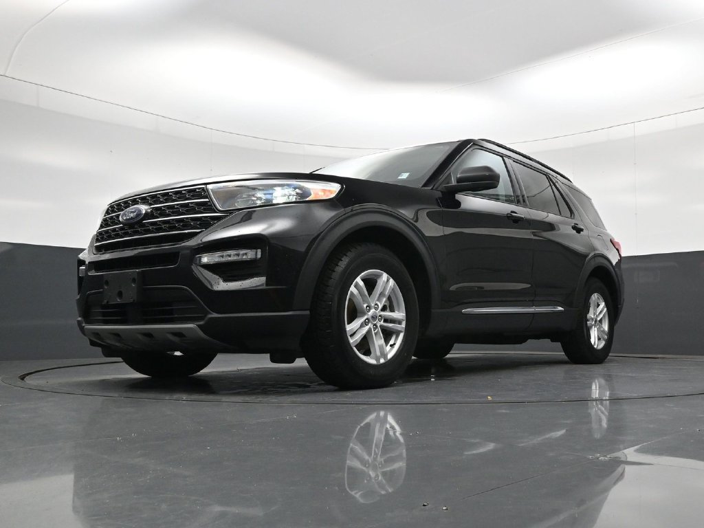 Used 2024 Ford Explorer XLT w/ Equipment Group 202A RWD image 20