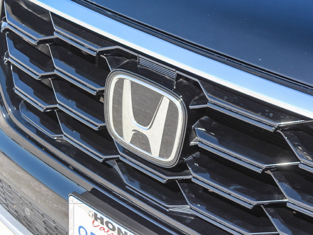 Certified 2025 Honda Pilot Touring image 12