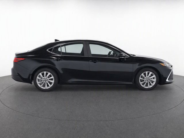 Used 2023 Toyota Camry LE FWD image 2