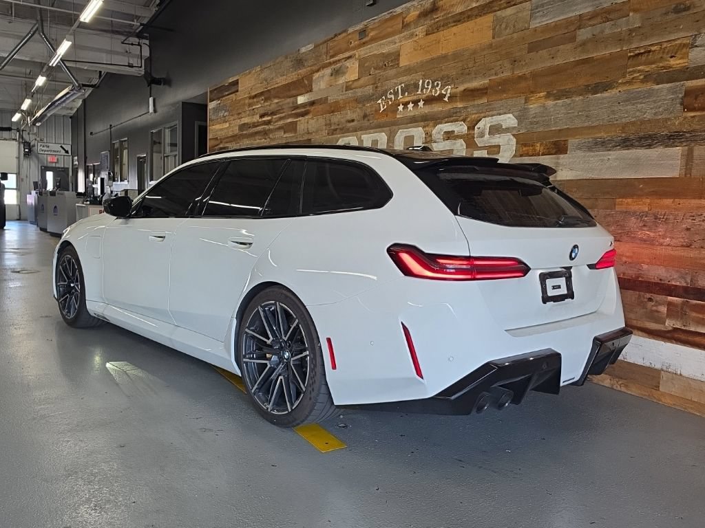 Used 2026 BMW M5 Touring AWD/4WD image 4