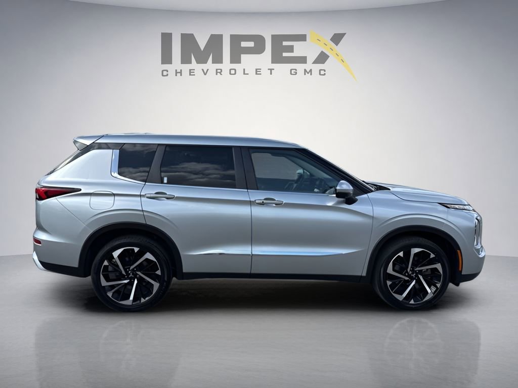 Used 2022 Mitsubishi Outlander SE AWD/4WD image 6