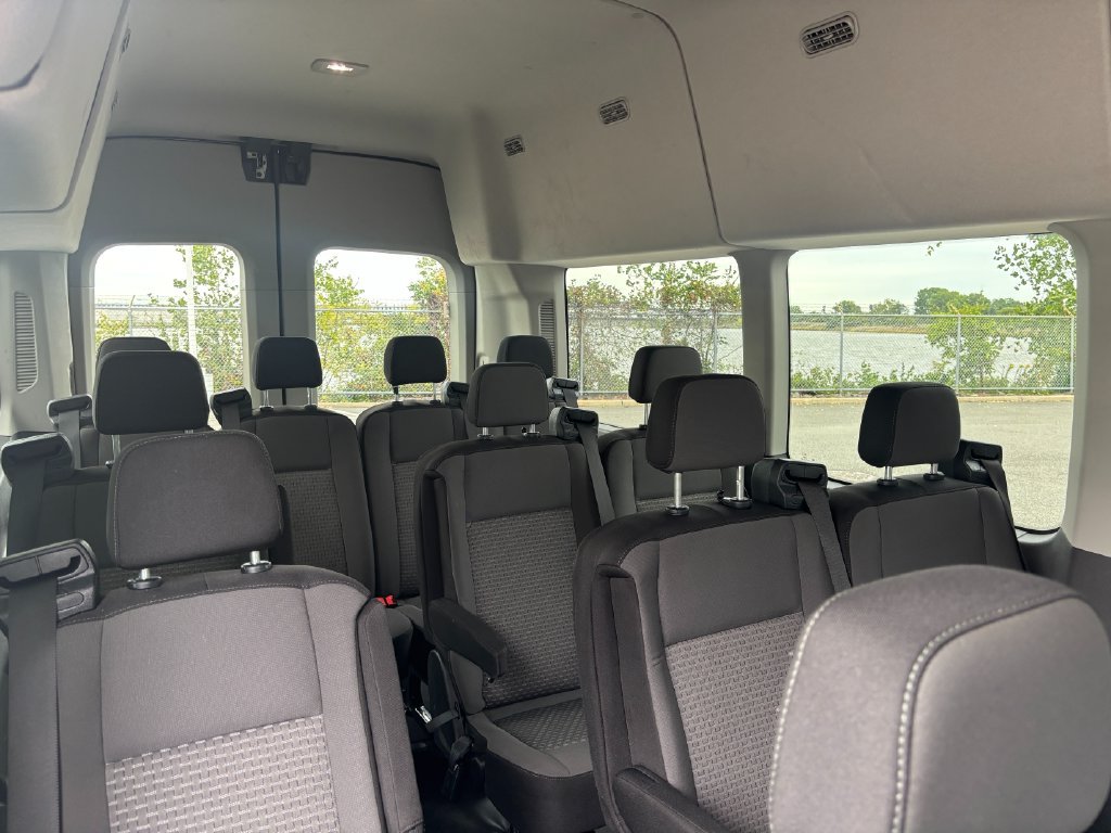 Used 2023 Ford Transit 350 XLT RWD image 31