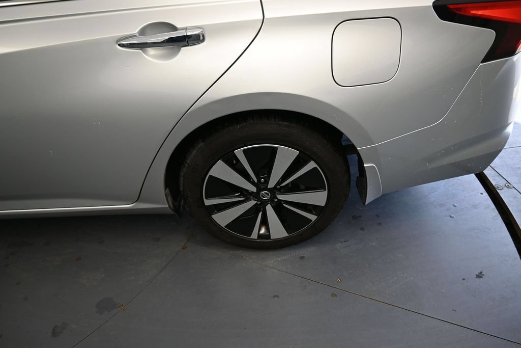 Used 2020 Nissan Altima 2.5 SV FWD image 16