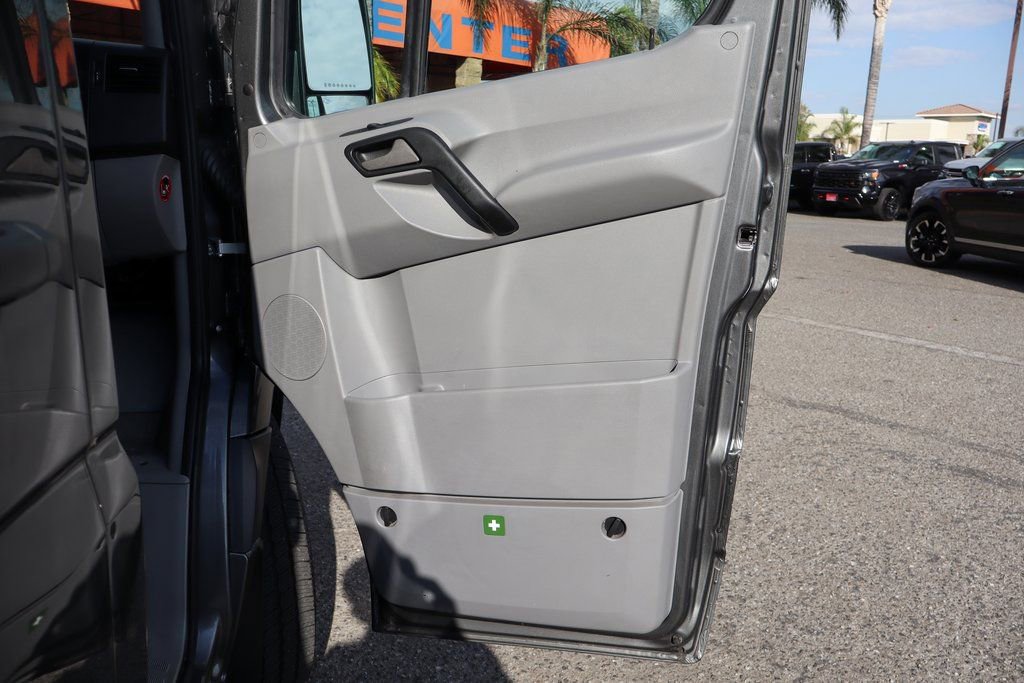 Used 2018 Mercedes-Benz Sprinter 2500 image 38