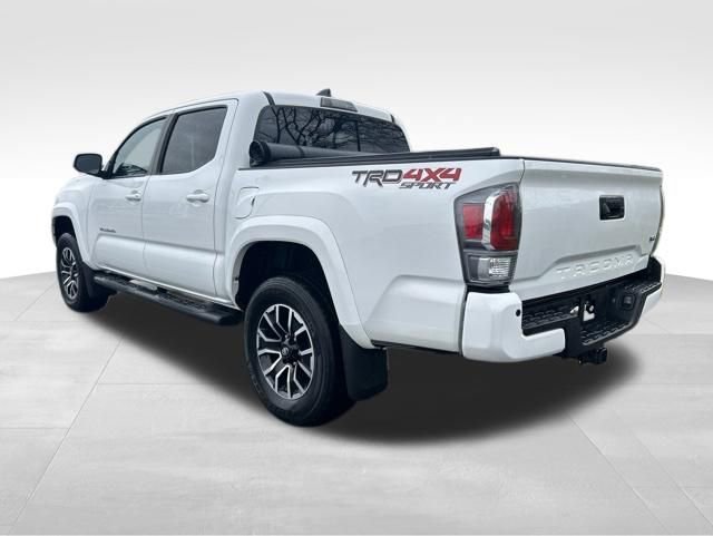 Used 2020 Toyota Tacoma TRD Sport w/ Technology Package AWD/4WD image 4