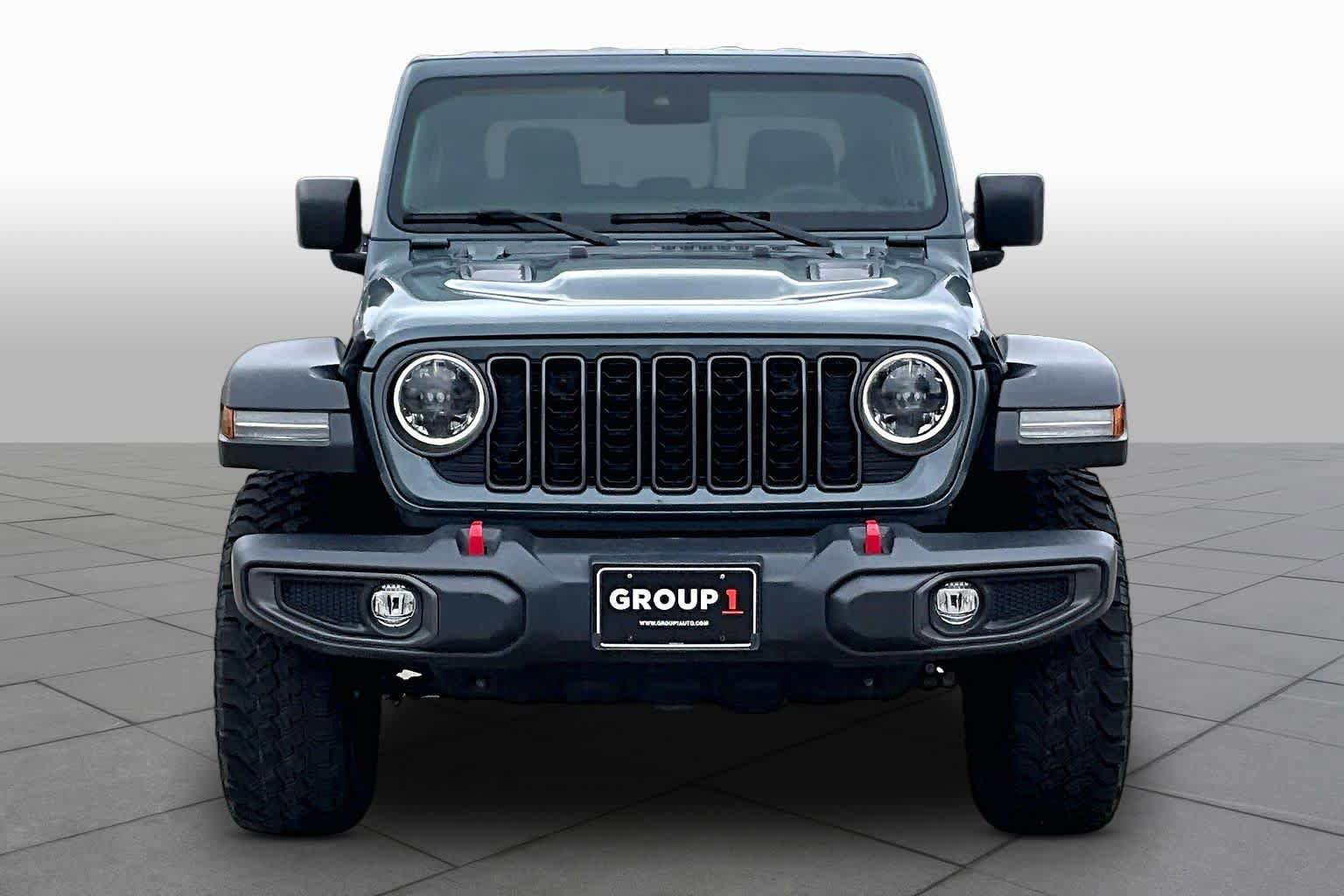 Used 2024 Jeep Gladiator Rubicon w/ Safety Group AWD/4WD image 4