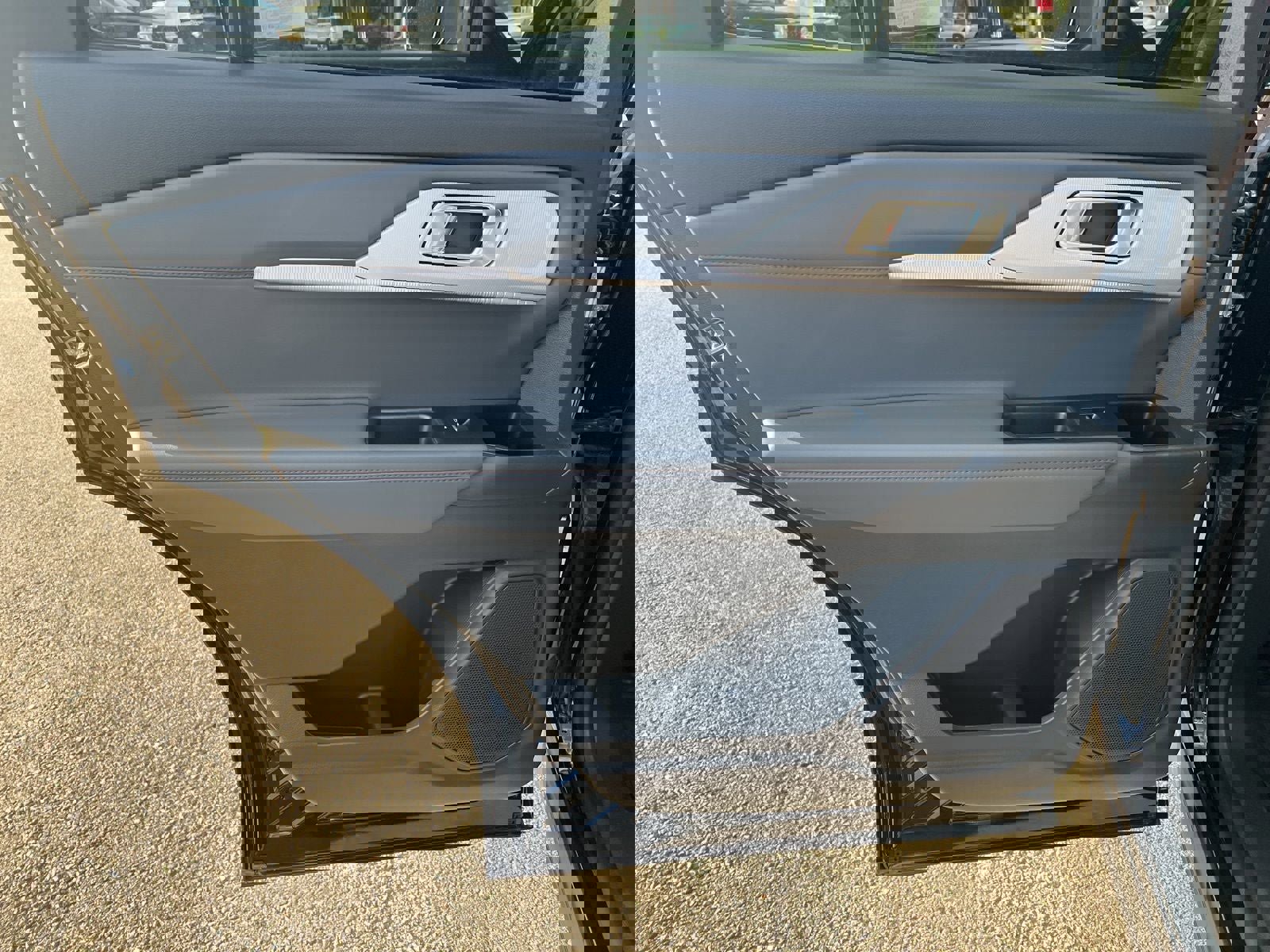 New 2025 Ford Explorer Active w/ Active Comfort Package image 13