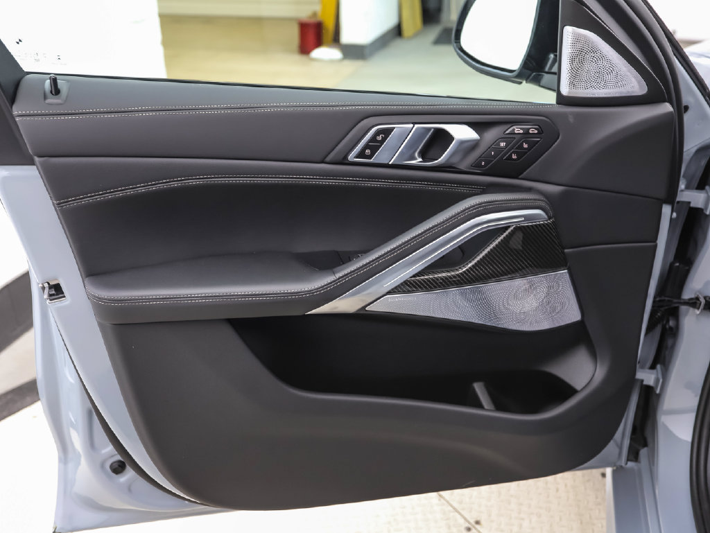Used 2026 BMW X6 M60i AWD/4WD image 9