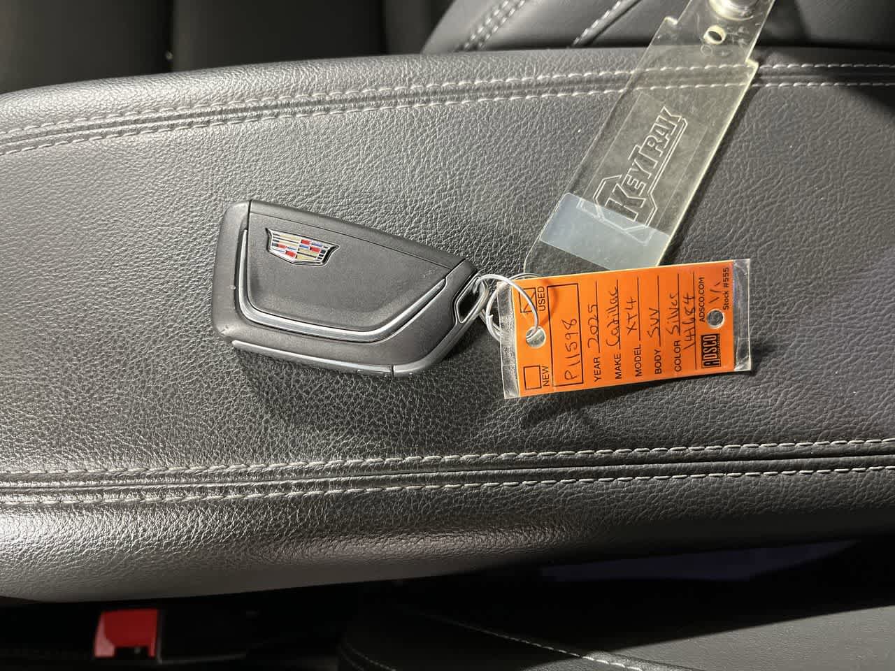 Used 2025 Cadillac XT4 Premium Luxury image 23