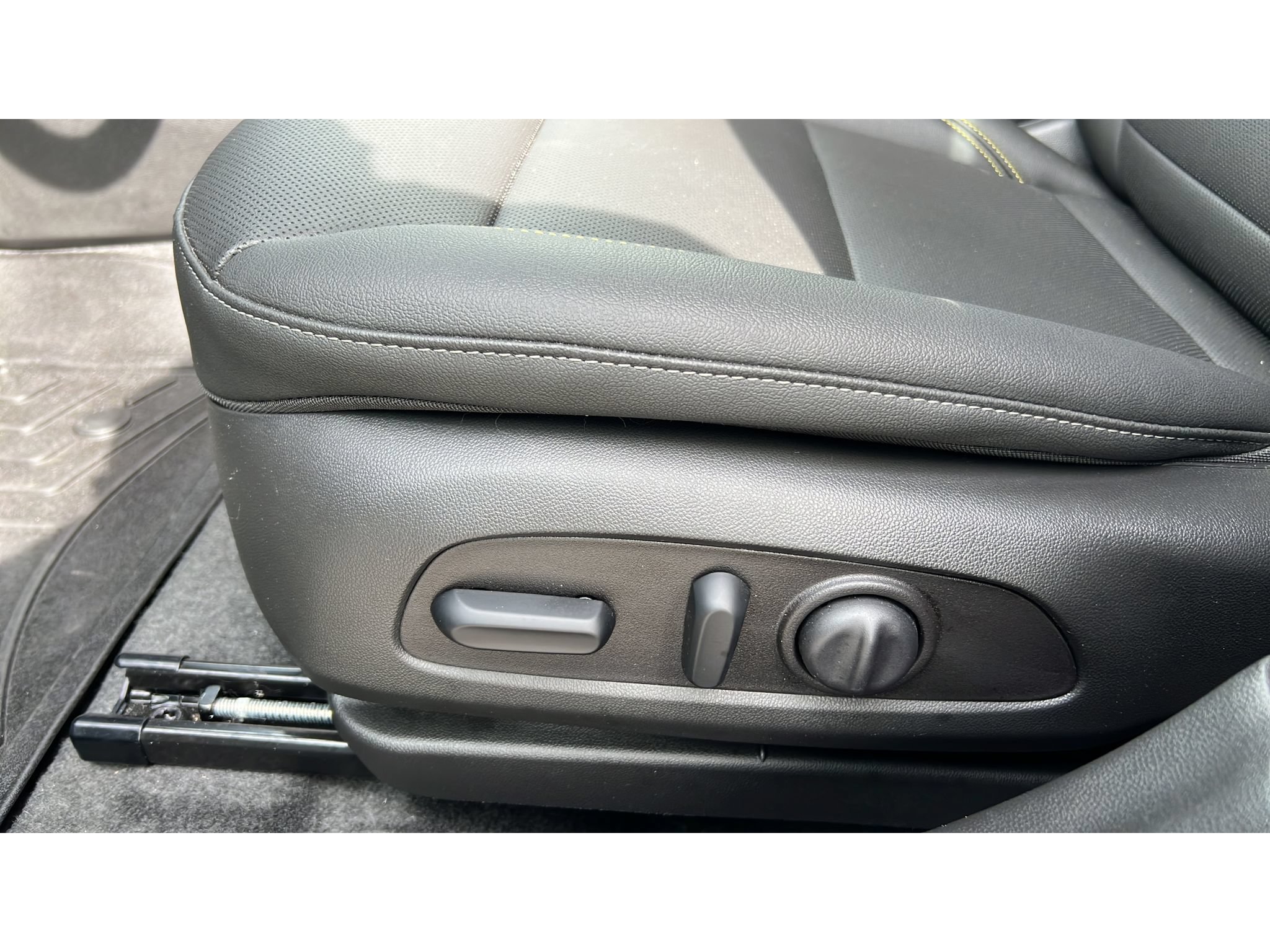 Certified 2025 Chevrolet Trax ACTIV w/ Sunroof Package FWD image 25