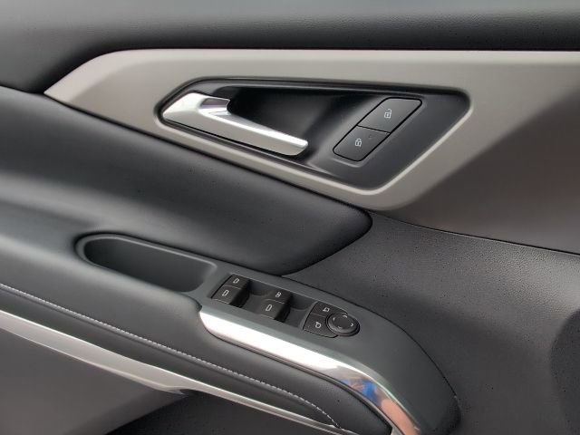 New 2026 Chevrolet Traverse LT w/ Midnight/Sport Edition FWD image 17