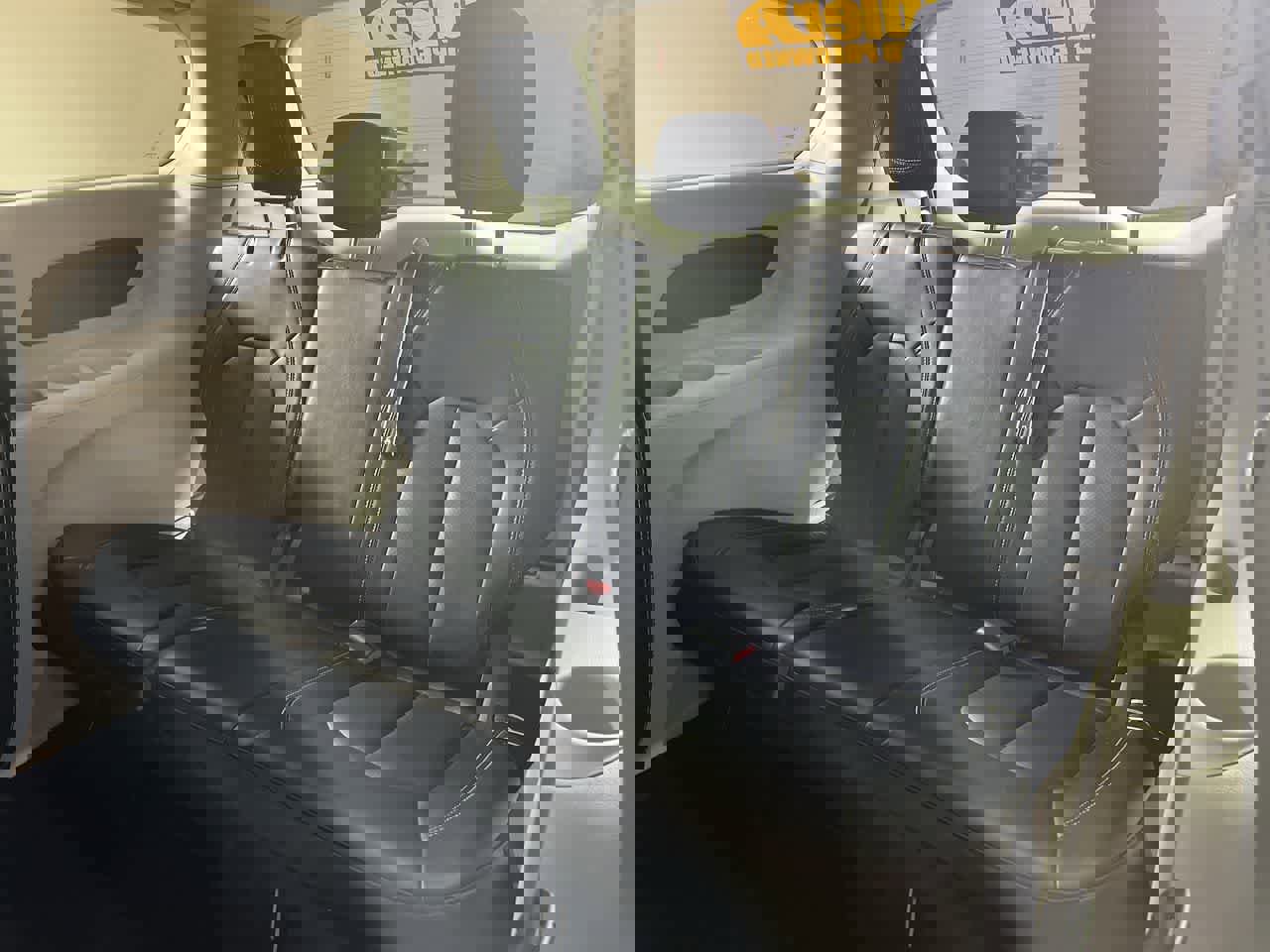 Used 2024 Chrysler Pacifica Touring-L image 25