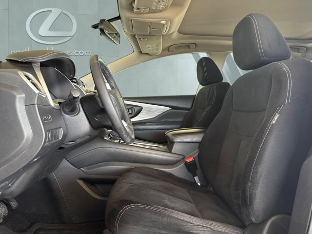 Used 2018 Nissan Murano SV w/ Premium Package image 9