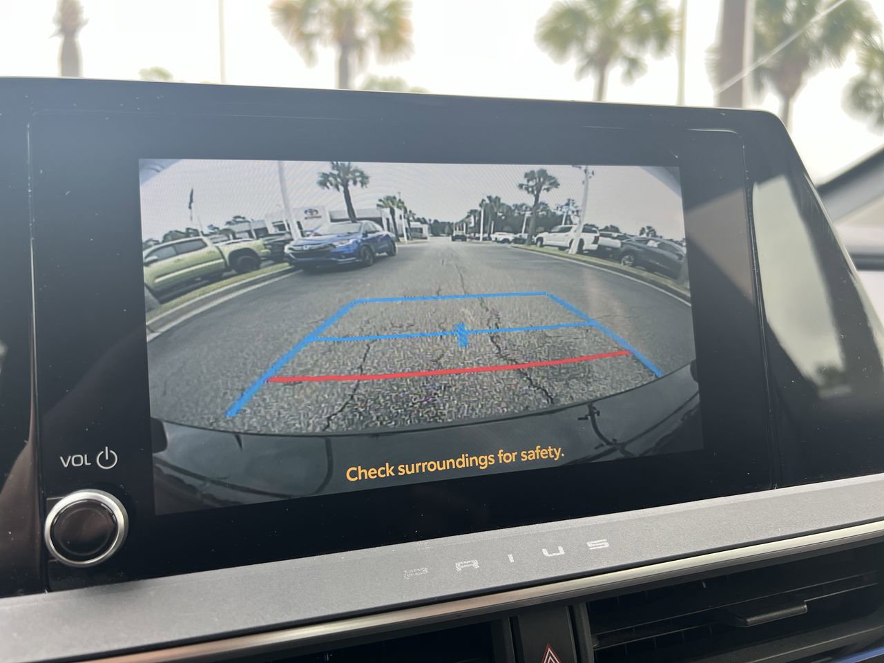 Used 2024 Toyota Prius XLE FWD image 25