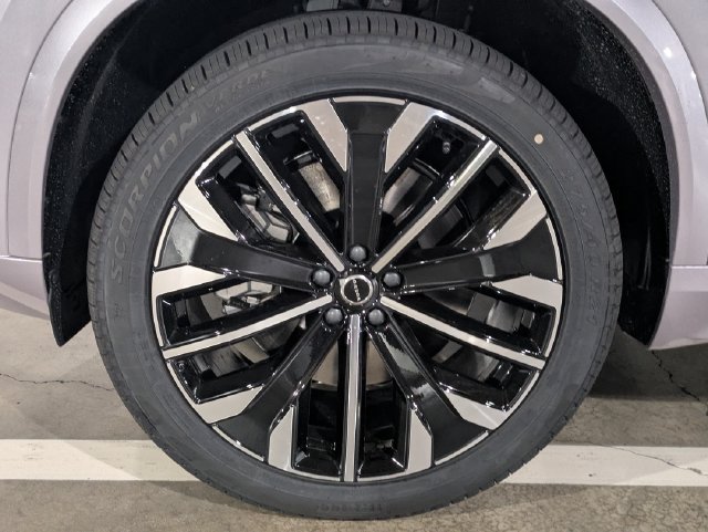 New 2026 Volvo XC90 T8 Plus w/ Protection Package AWD/4WD image 10
