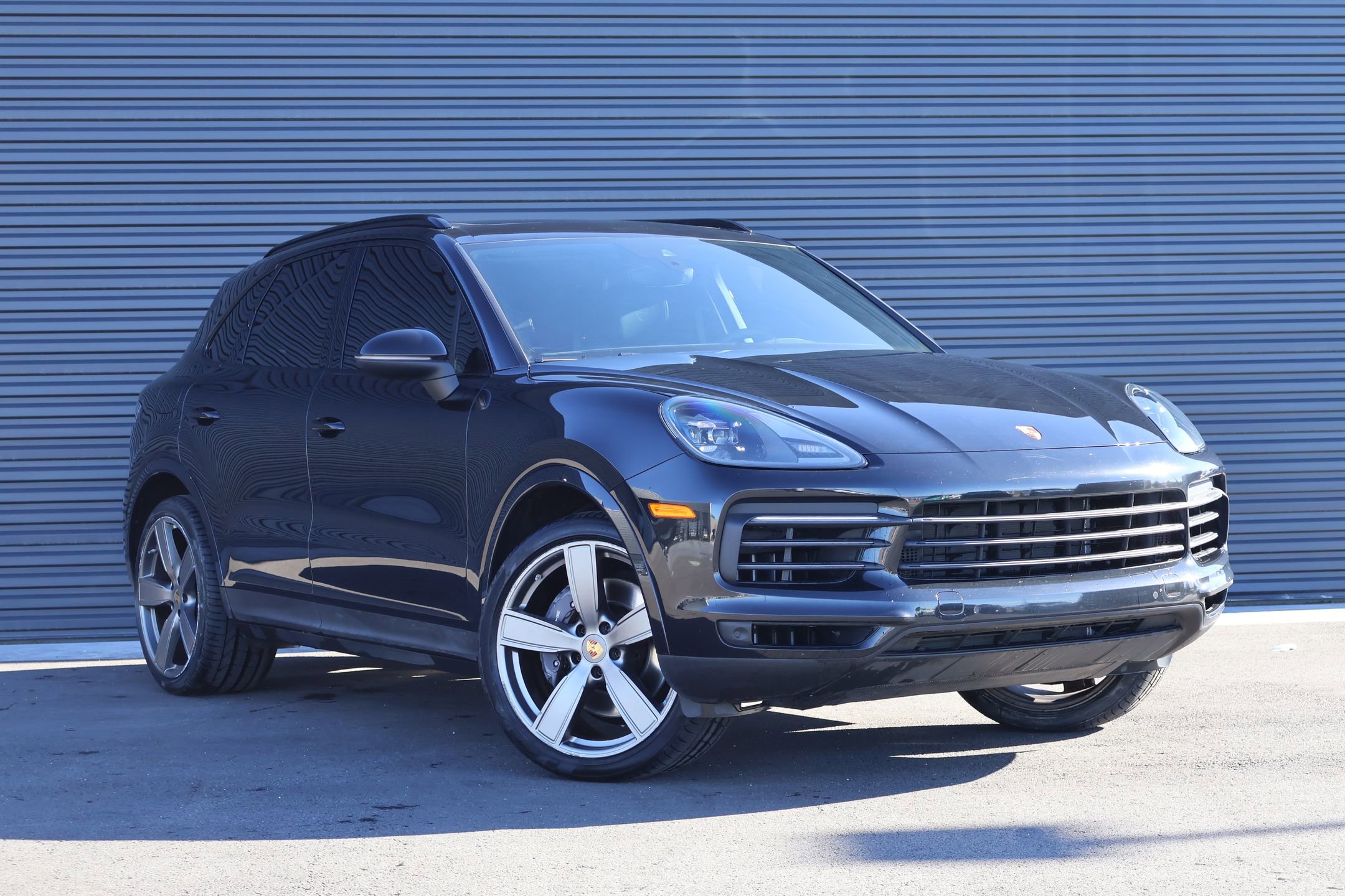 Certified 2023 Porsche Cayenne Platinum Edition image 8