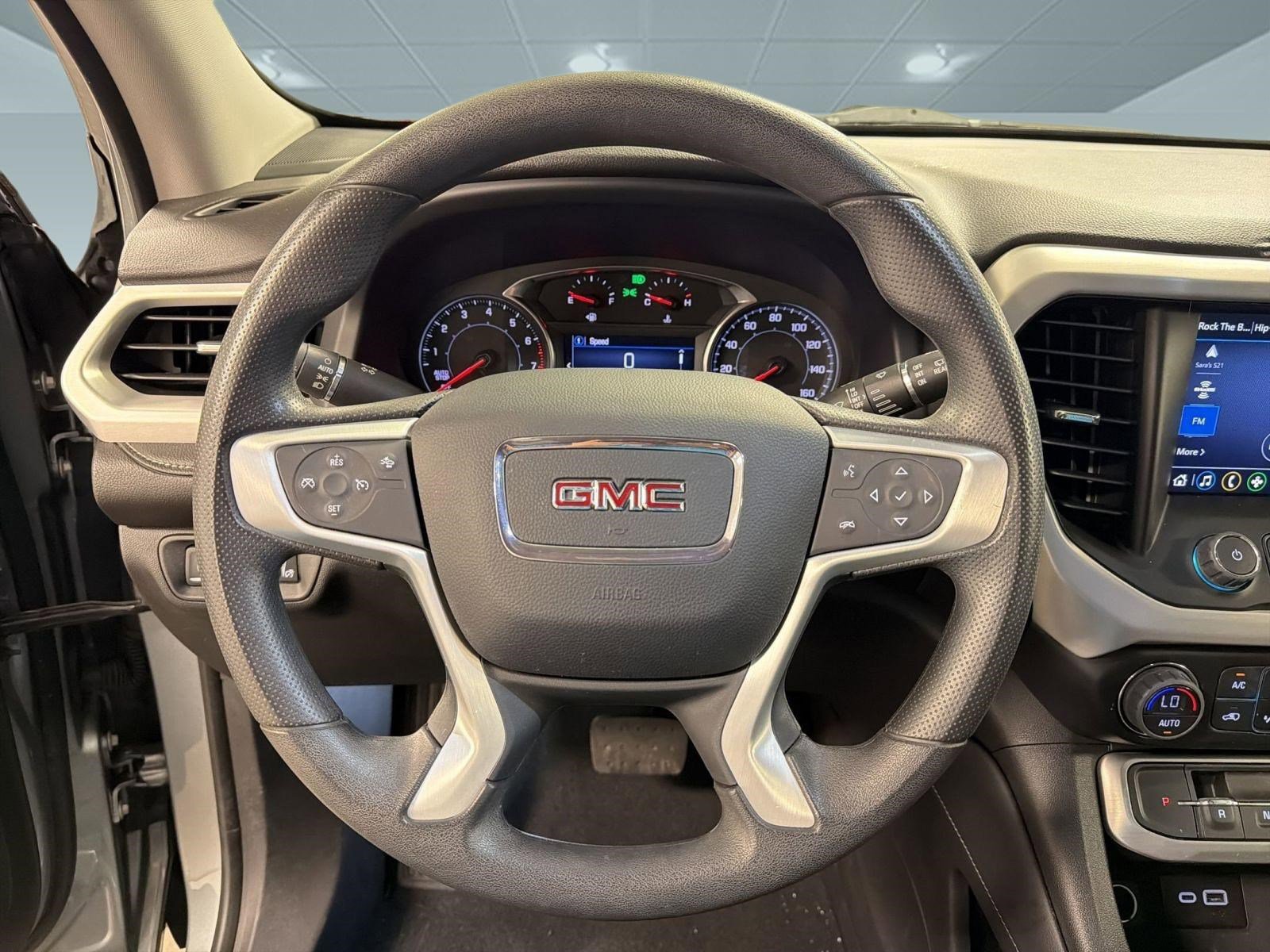 Used 2023 GMC Acadia SLE image 16