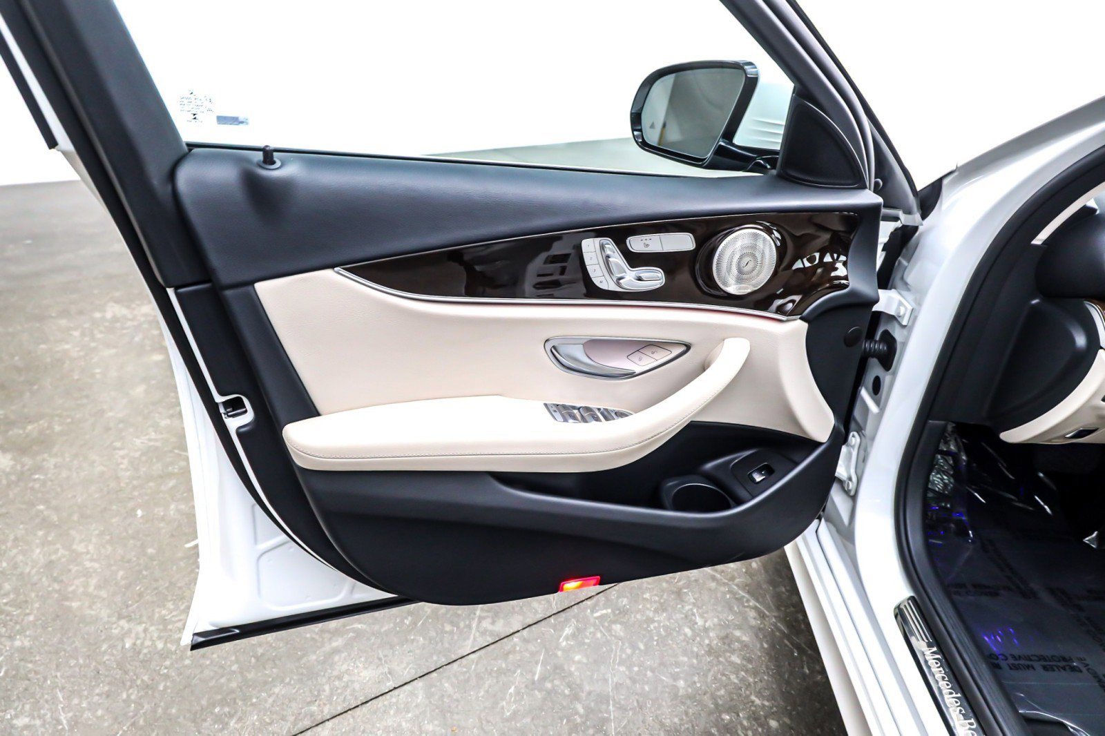 Used 2022 Mercedes-Benz E 350 Sedan image 20