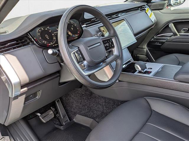 New 2025 Land Rover Range Rover SE image 3