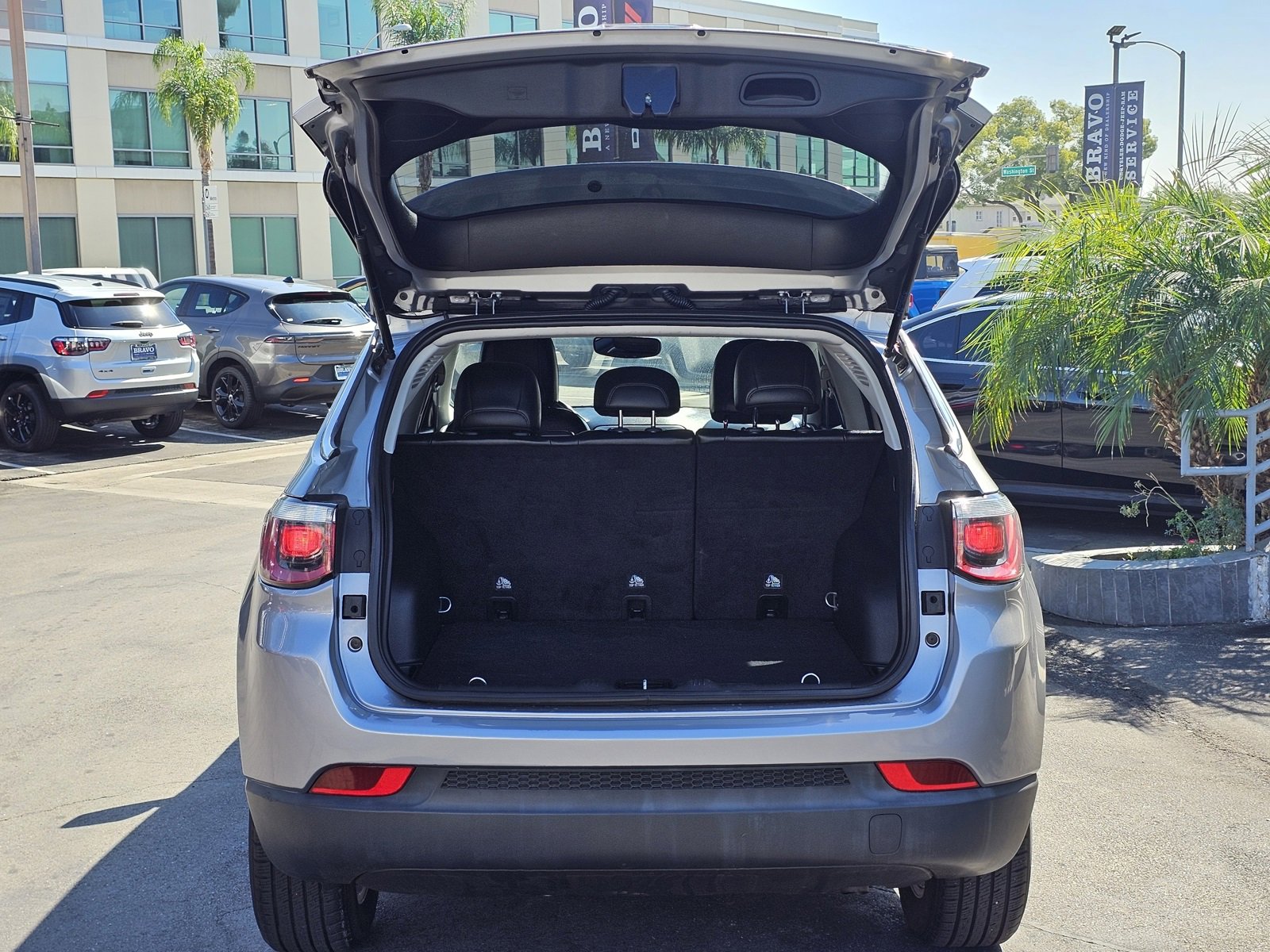 Used 2019 Jeep Compass Latitude w/ Popular Equipment Group image 7