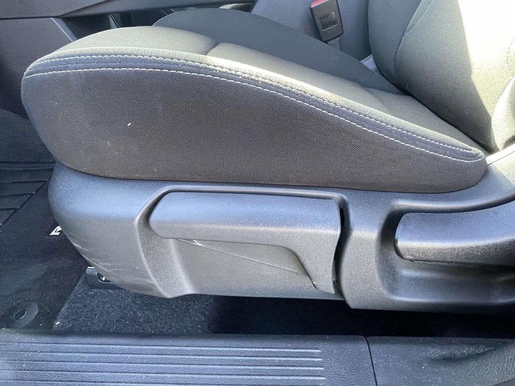 Used 2024 Nissan Rogue S image 13